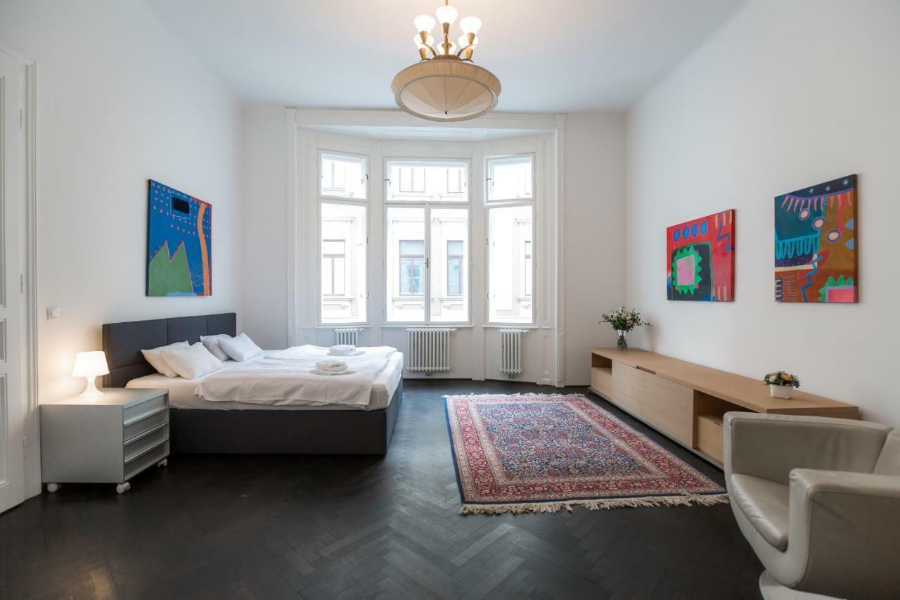 Grand Soho Apartment Виена Екстериор снимка