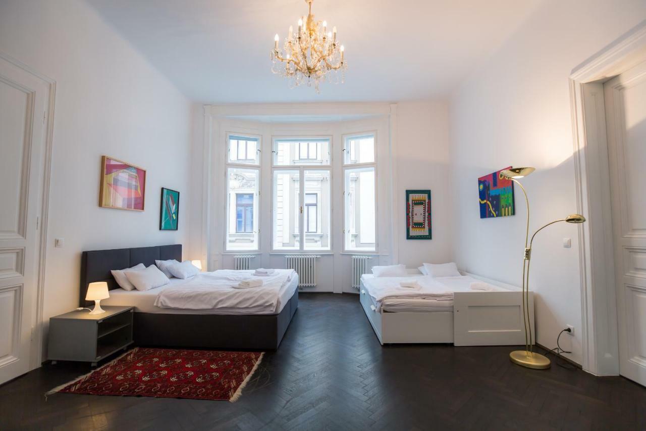 Grand Soho Apartment Виена Екстериор снимка