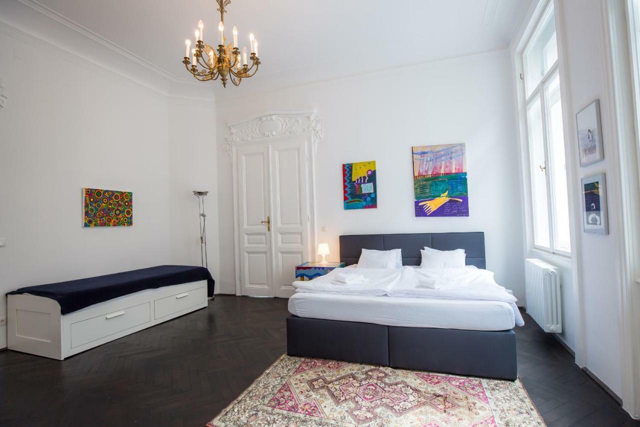 Grand Soho Apartment Виена Екстериор снимка