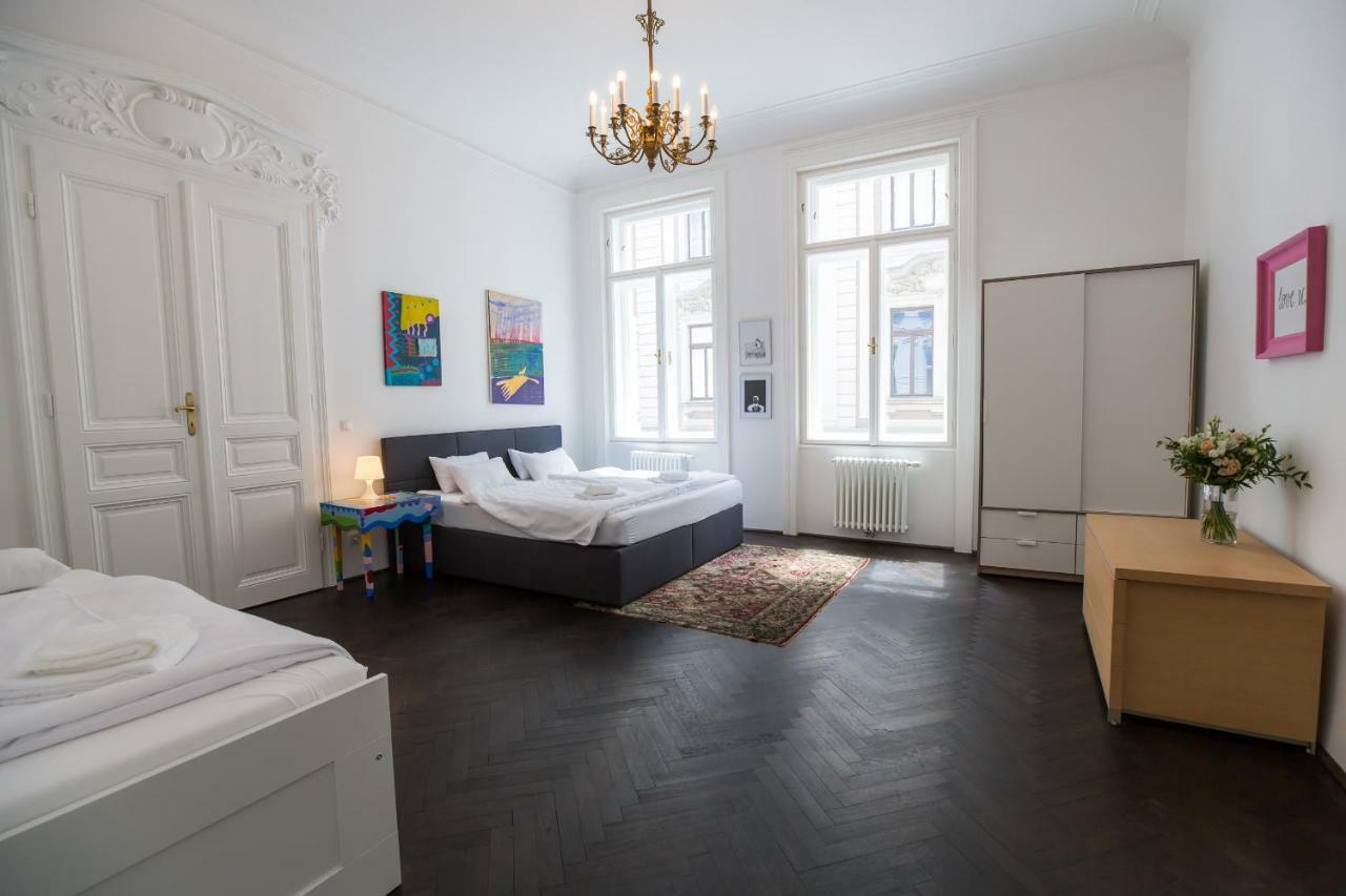 Grand Soho Apartment Виена Екстериор снимка