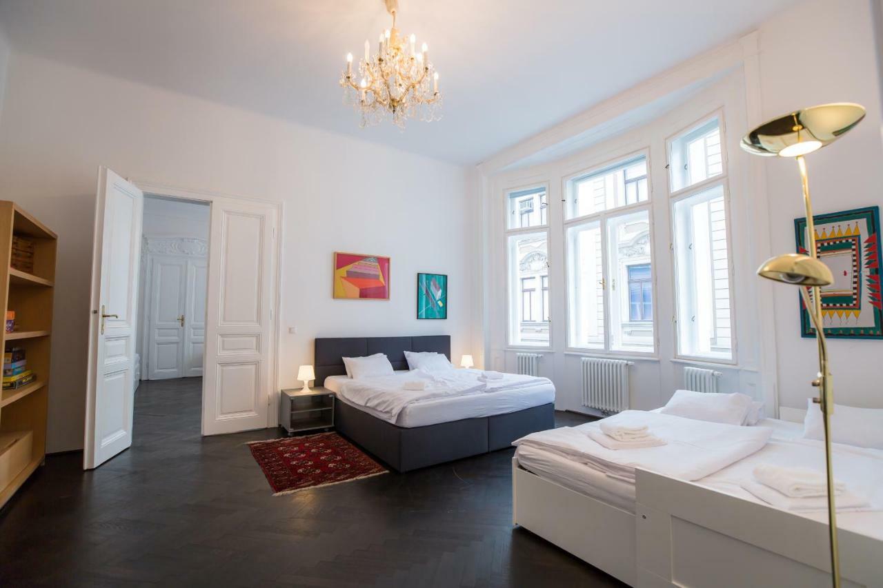 Grand Soho Apartment Виена Екстериор снимка